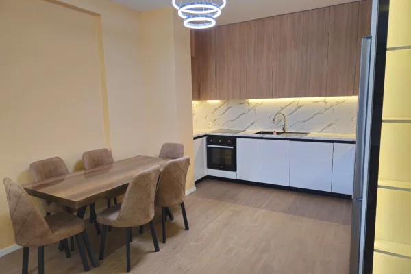 Shtepi me qera Apartament ne Tirane, 2+1, Mobilimi E mobiluar, Pagesa 1,200  Euro.