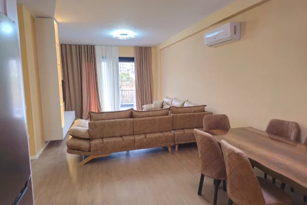Shtepi me qera Apartament ne Tirane, 2+1, Mobilimi E mobiluar, Pagesa 1,200  Euro.