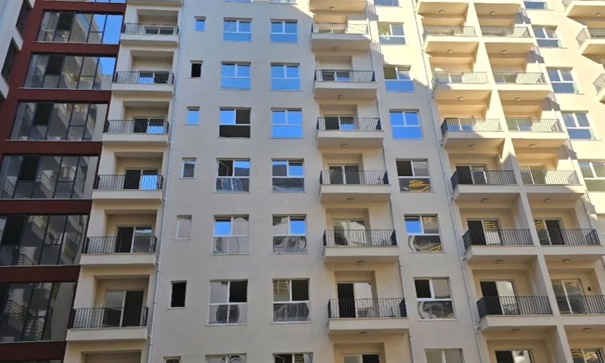 Shtepi ne shitje Apartament ne Tirane, 1+1, Mobilimi Bosh, pa mobiluar, Pagesa 132,000  Euro.
