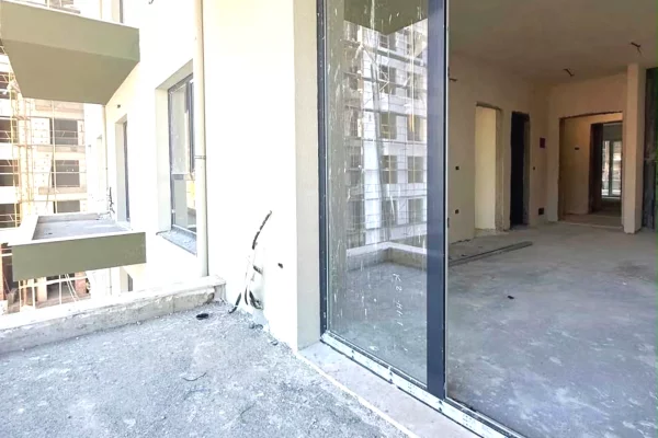 Shtepi ne shitje Apartament ne Tirane, 1+1, Mobilimi Bosh, pa mobiluar, Pagesa 140,000  Euro.