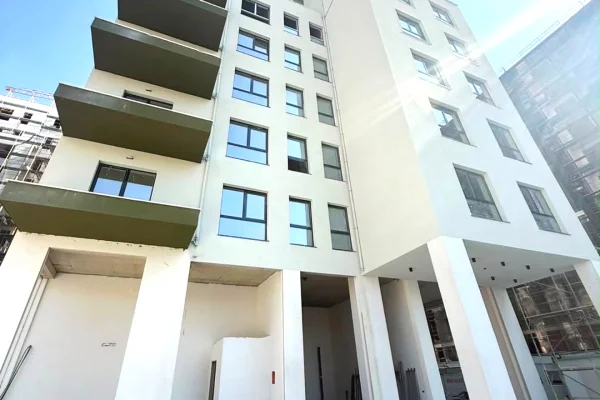 Shtepi ne shitje Apartament ne Tirane, 1+1, Mobilimi Bosh, pa mobiluar, Pagesa 140,000  Euro.
