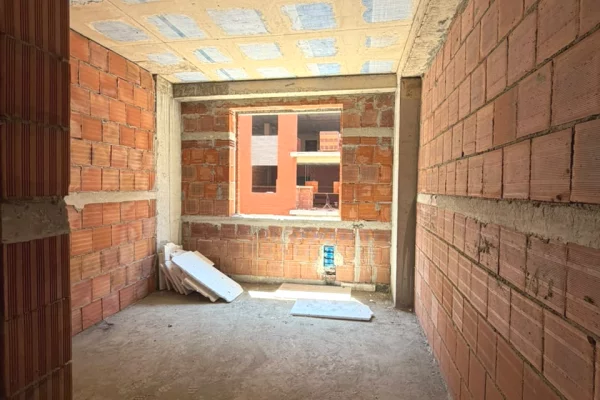 APARTAMENT NE SHITJE 2+1+2 LAKESIDE PASKUQAN 