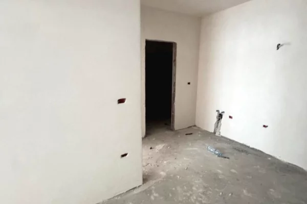 APARTAMENT NE SHITJE 1+1 KOMPLEKSI ALUNA PASKUQAN 