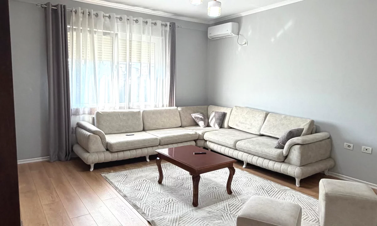 Shtepi me qera Apartament ne Tirane, 3+1, Mobilimi E mobiluar, Pagesa 95,000  Leke.