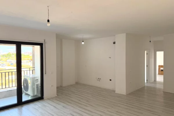Ambient biznesi me qera 3+1 ne Tirane - 70,000 Leke
