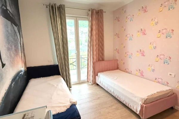 Shtepi me qera Apartament ne Tirane, 2+1, Mobilimi E mobiluar, Pagesa 60,000  Leke.
