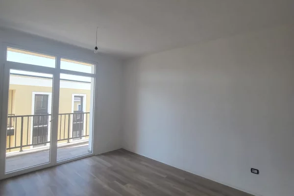 Shtepi ne shitje Apartament ne Tirane, 1+1, Mobilimi Bosh, pa mobiluar, Pagesa 104,784  Euro.
