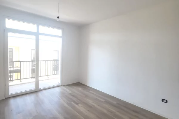 Shtepi ne shitje Apartament ne Tirane, 1+1, Mobilimi Bosh, pa mobiluar, Pagesa 104,784  Euro.
