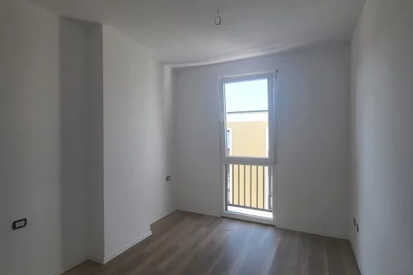 Shtepi ne shitje Apartament ne Tirane, 1+1, Mobilimi Bosh, pa mobiluar, Pagesa 104,784  Euro.