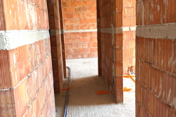 Shtepi ne shitje Apartament ne Tirane, 2+1, Mobilimi Bosh, pa mobiluar, Pagesa 115,060  Euro.