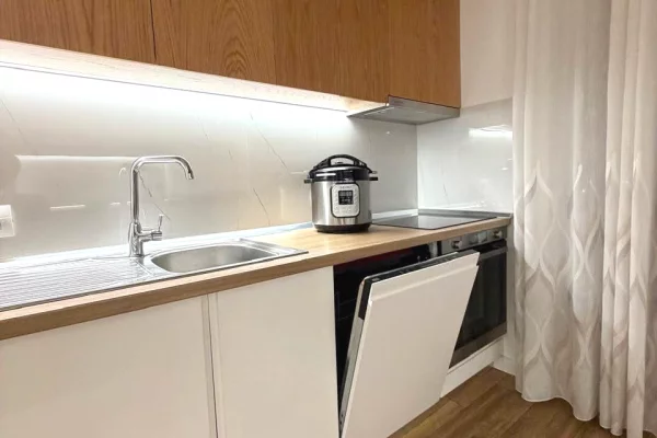 Shtepi me qera Apartament ne Tirane, 2+1, Mobilimi E mobiluar, Pagesa 60,000  Leke.