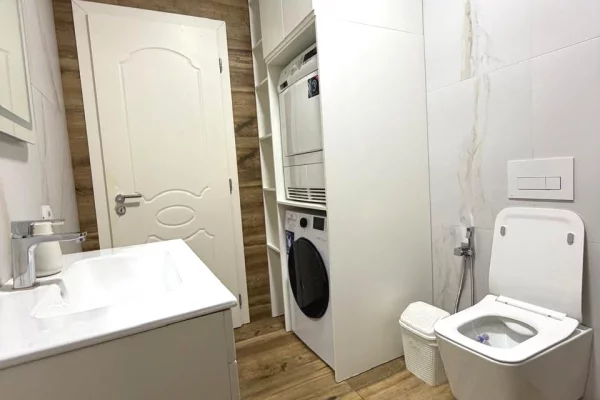 Shtepi me qera Apartament ne Tirane, 2+1, Mobilimi E mobiluar, Pagesa 60,000  Leke.