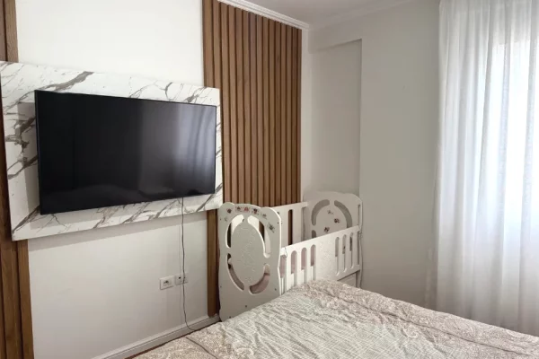 Shtepi me qera 2+1 ne Tirane - 75,000 Leke