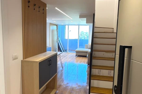 Shtepi ne shitje Apartament ne Tirane, 2+1, Mobilimi E mobiluar, Pagesa 170,000  Euro.