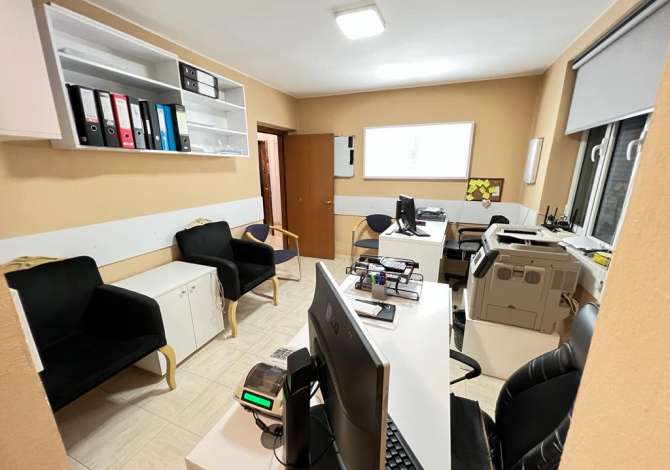 Ambient biznesi me qera 3+1 ne Tirane - 450 Euro