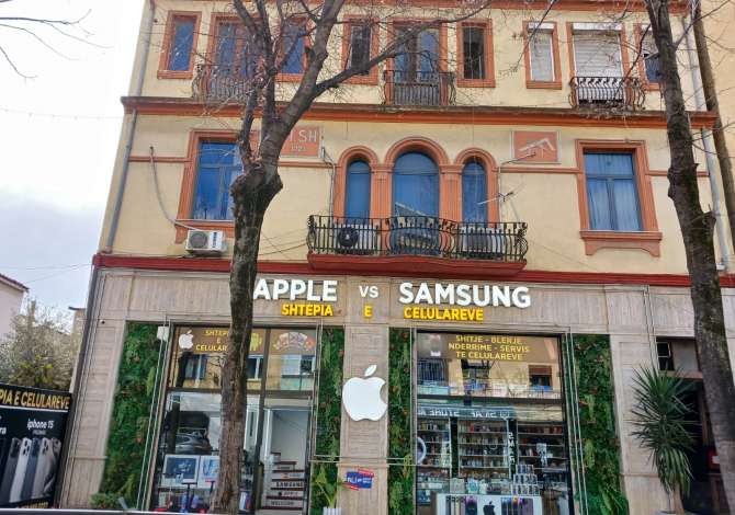 Jepet me qira aprtamenet 2+1 e ndar me 3 zyr