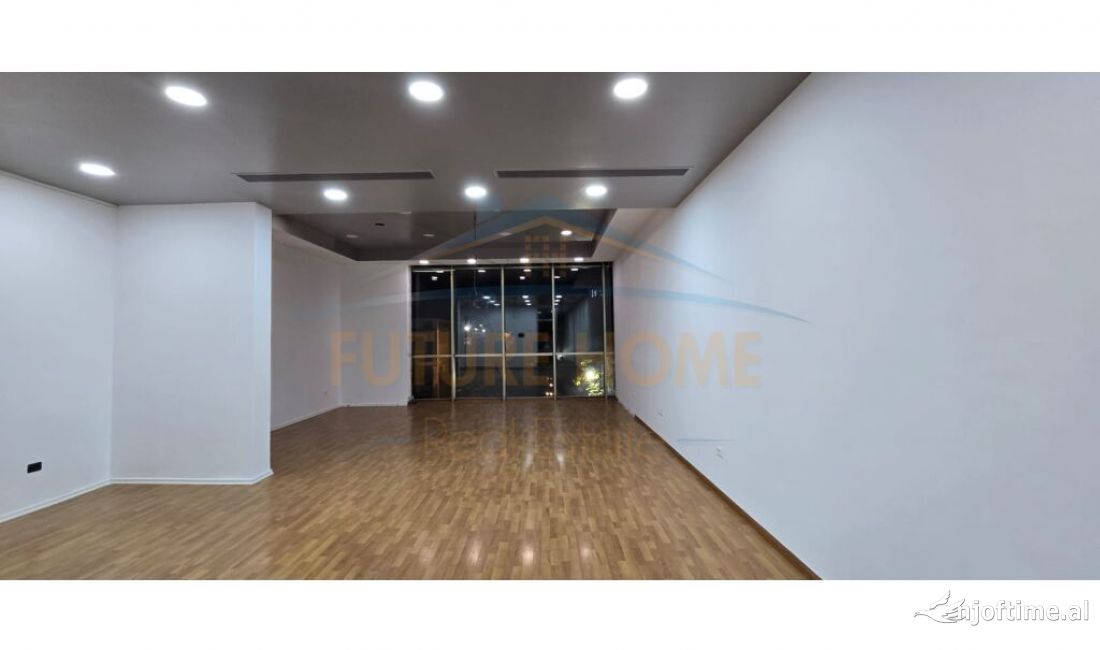 Ambient ne Msylym Shyr Pamje nga Rruga