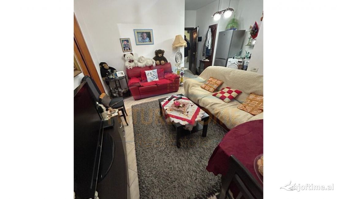 Shtepi me qera Apartament ne Tirane, 1+1, Mobilimi E mobiluar, Pagesa 300  Euro.