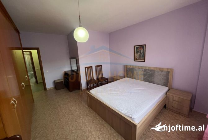 Shtepi me qera Apartament ne Tirane, 2+1, Mobilimi E mobiluar, Pagesa 550  Euro.