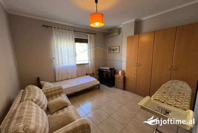 Shtepi me qera Apartament ne Tirane, 2+1, Mobilimi E mobiluar, Pagesa 500  Euro.