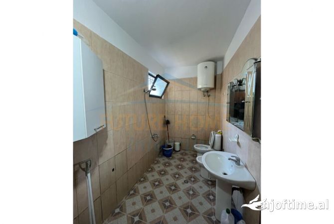 Shtepi me qera Apartament ne Tirane, 2+1, Mobilimi E mobiluar, Pagesa 500  Euro.