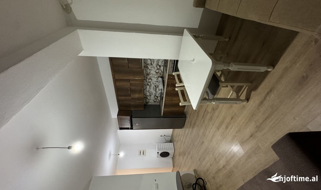 Appartamento in vendita a Tirana 2+1, Arredato