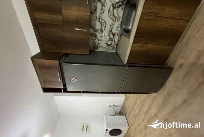 Appartamento in vendita a Tirana 2+1, Arredato
