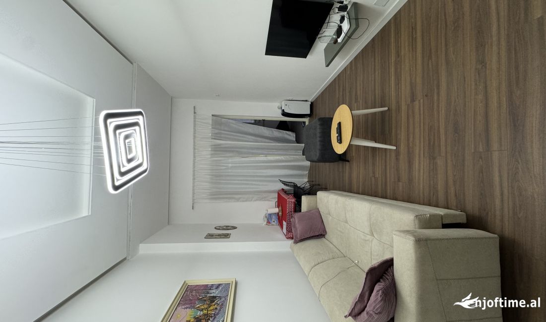 Appartamento in vendita a Tirana 1+1, Arredato