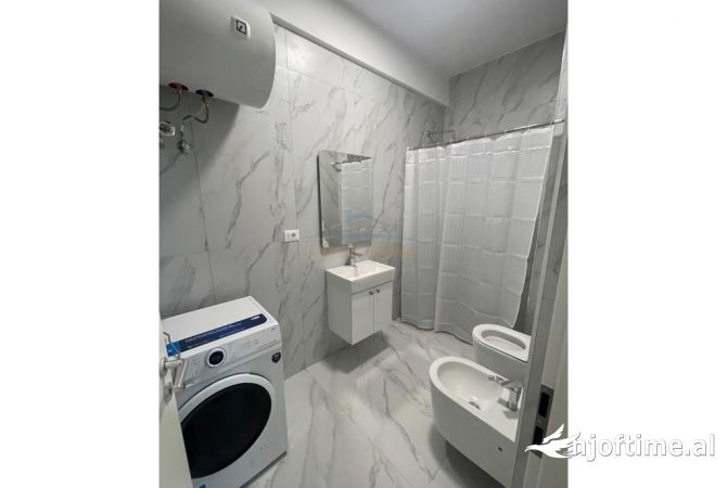 Shtepi me qera Apartament ne Tirane, 1+1, Mobilimi E mobiluar, Pagesa 400  Euro.