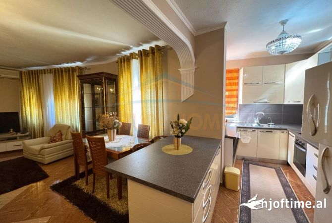 Shtepi me qera Apartament ne Tirane, 2+1, Mobilimi E mobiluar, Pagesa 900  Euro.
