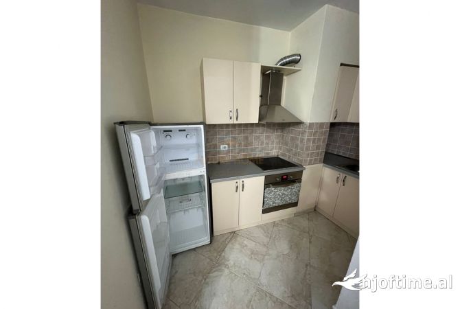 Shtepi me qera Apartament ne Tirane, Garsoniere, Mobilimi E mobiluar, Pagesa 450  Euro.