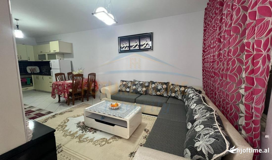 Shtepi me qera Apartament ne Tirane, 2+1, Mobilimi E mobiluar, Pagesa 450  Euro.