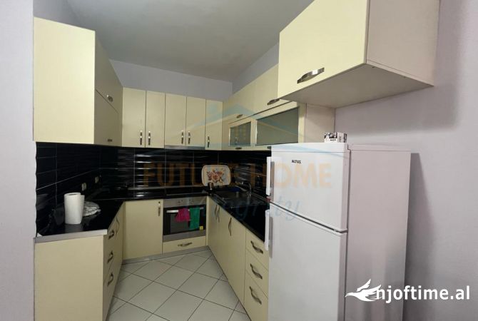 Shtepi me qera Apartament ne Tirane, 2+1, Mobilimi E mobiluar, Pagesa 450  Euro.