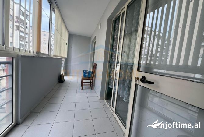 Shtepi me qera Apartament ne Tirane, 2+1, Mobilimi E mobiluar, Pagesa 450  Euro.