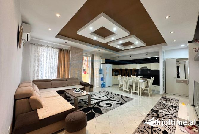 Shitet 2+1+2 , Kamez 