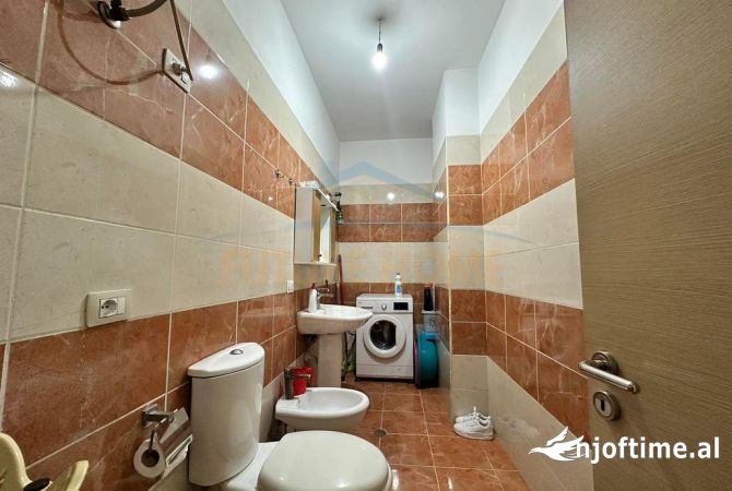 Appartamento in vendita a Tirana 2+1, Arredato