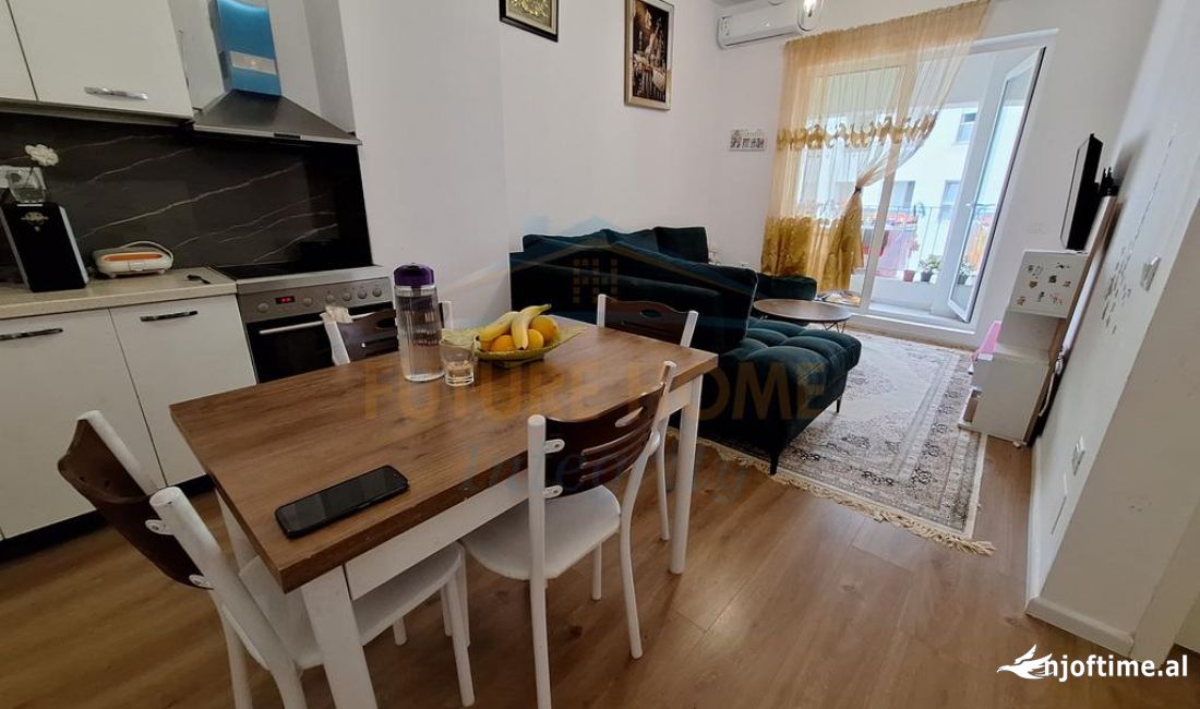 Appartamento in vendita a Tirana 1+1, Arredato