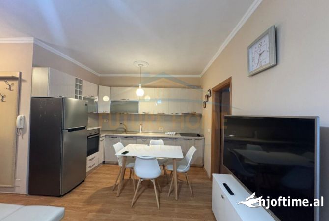 Shtepi me qera Apartament ne Tirane, 1+1, Mobilimi E mobiluar, Pagesa 650  Euro.