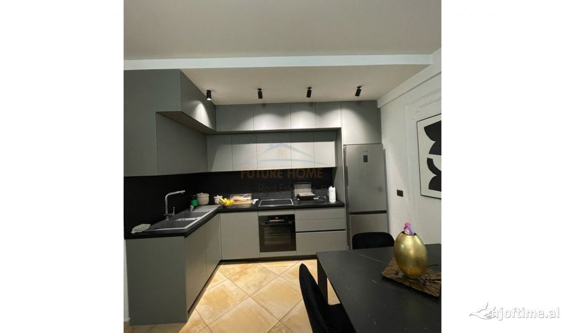 Shtepi ne shitje Apartament ne Tirane, 1+1, Mobilimi E mobiluar, Pagesa 127,000  Euro.