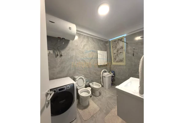 Appartamento in vendita a Tirana 2+1, Arredato