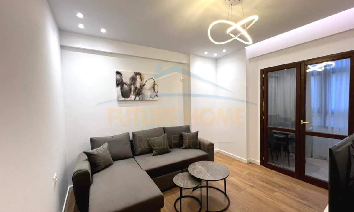 Appartamento in vendita a Tirana 1+1, Arredato