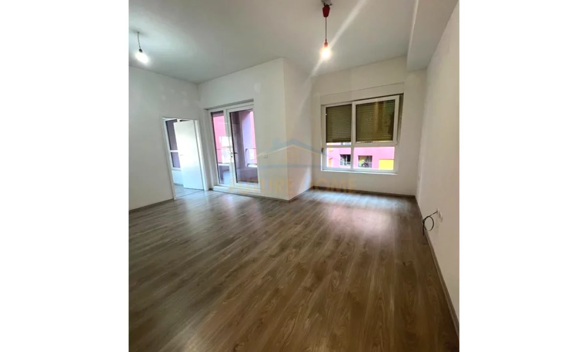 Appartamento in vendita a Tirana 1+1, Vuoto