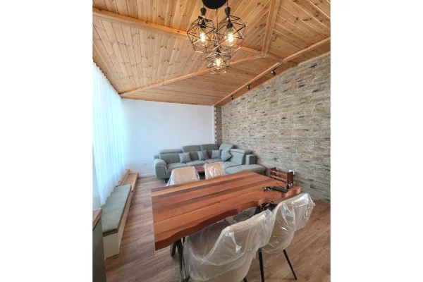 Shtepi me qera Apartament ne Tirane, 2+1, Mobilimi E mobiluar, Pagesa 700  Euro.