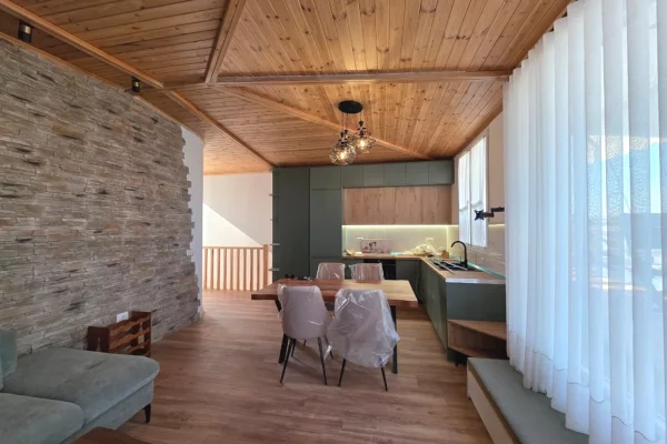 Shtepi me qera Apartament ne Tirane, 2+1, Mobilimi E mobiluar, Pagesa 700  Euro.