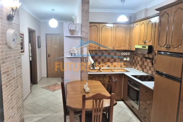 Shtepi me qera Apartament ne Tirane, 2+1, Mobilimi E mobiluar, Pagesa 750  Euro.