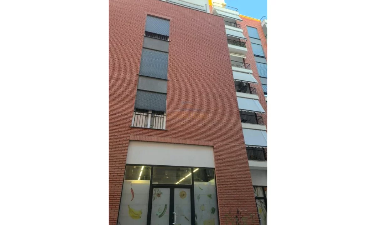 Attico(ultimo piano panoramico) in vendita a Tirana 2+1, Vuoto