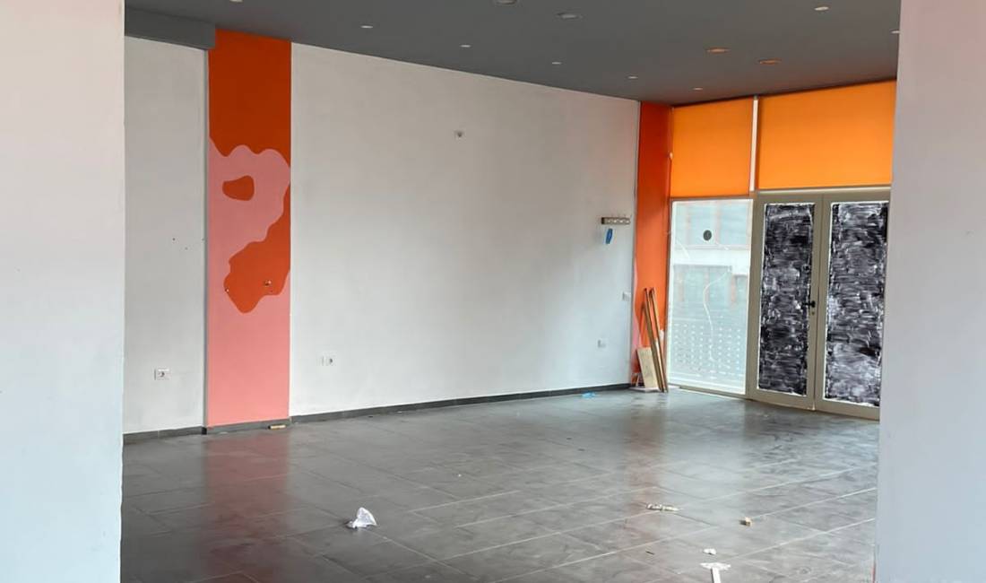 Shitet Ambjent Biznesi me Hipoteke - Fresku Thesari i Shtetit Buze Rruge   