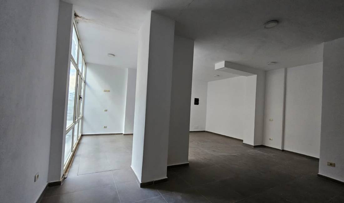 Shitet njesi biznesi me hipoteke, Astir te bar 2 Palmat