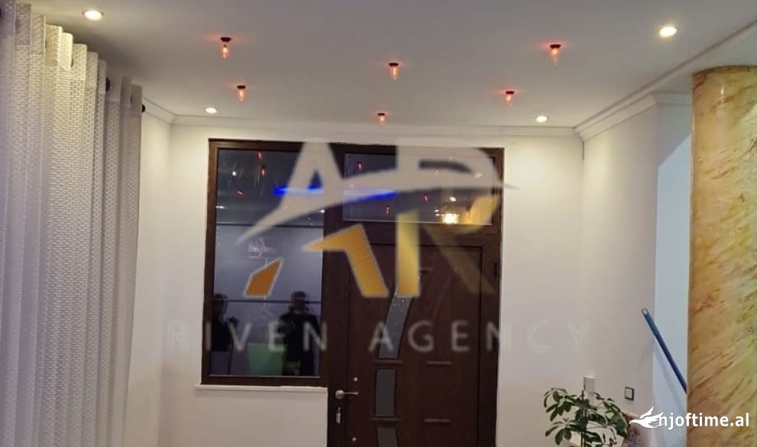 Jepet me qera ambjent biznesi tek Qytet Studenti