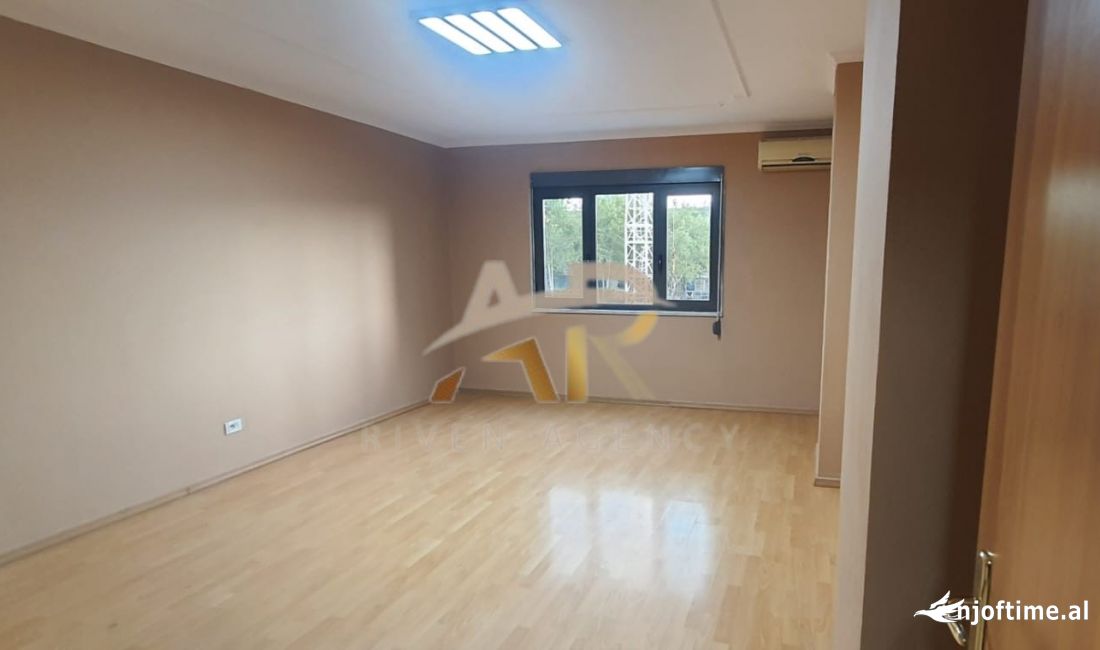 Jepet me qera ambjent biznesi ne Qender